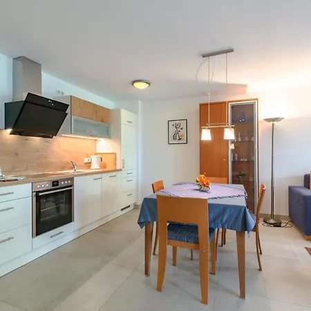 Seeschloss, App 14, Direkt An Der Strandpromenade, Toplage * Binz