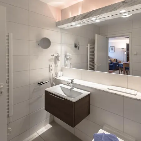 Seeschloss, App 14, Direkt An Der Strandpromenade, Toplage Apartment